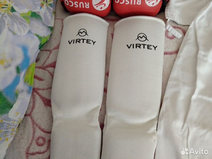 Шлем, перчатки, кимоно