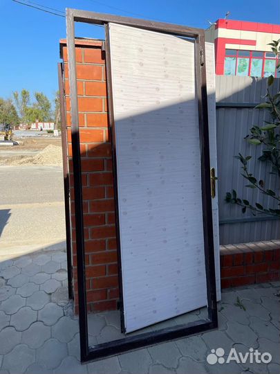 Металлическая дверь бу