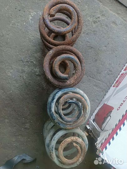 Пружины задние Transporter T4