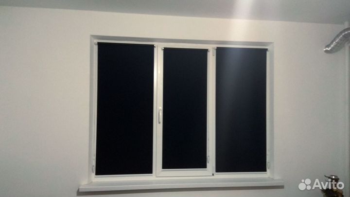 Рулонные кассетные шторы блэкаут