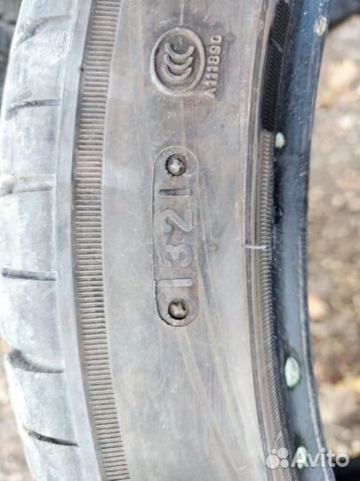 Triangle TH201 Sportex 235/40 R19 ZR