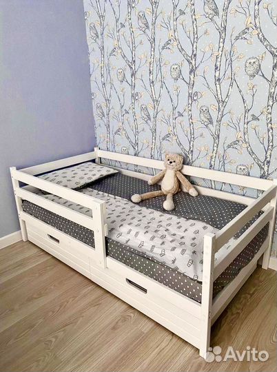 Детская кровать из массива дерева