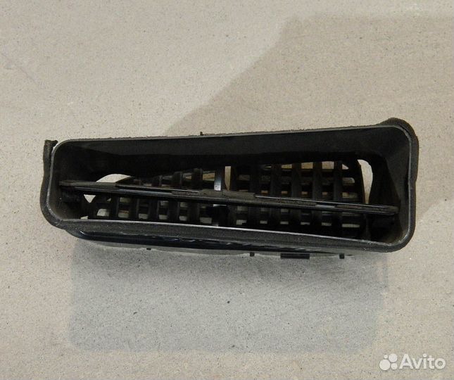 Дефлектор центральный Mitsubishi Colt 5