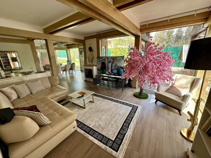 Коттедж 250 м² на участке 25 сот.