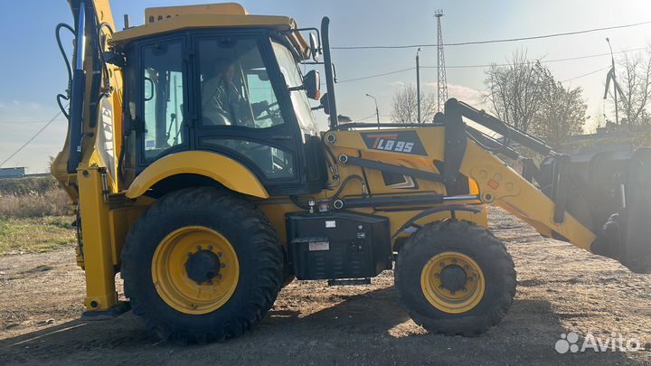 Эксковатор погрузчик