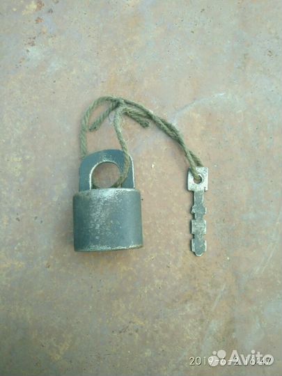 Замок навесной ретро