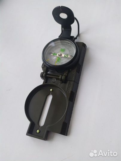 Компас. Marching lensatic compass