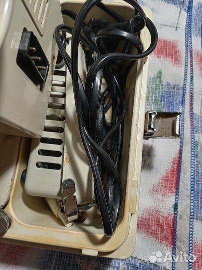 Швейная машина зингер электрическая б/у