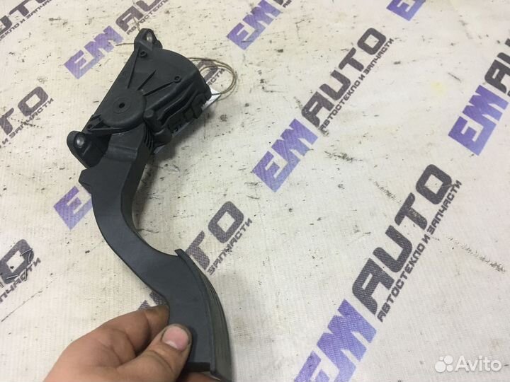 Педаль газа Форд Фокус 2