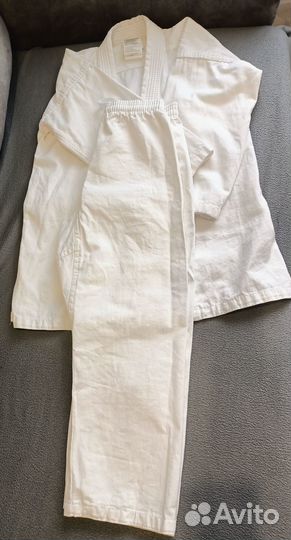 Кимоно для рукопашного боя и других видов спорта