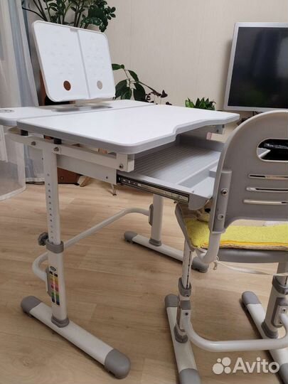 Растущая парта и стул