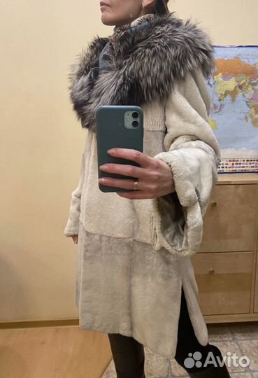 Шуба с капюшоном из чернобурки