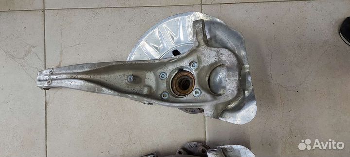 Поворотный кулак Porsche Cayenne 958