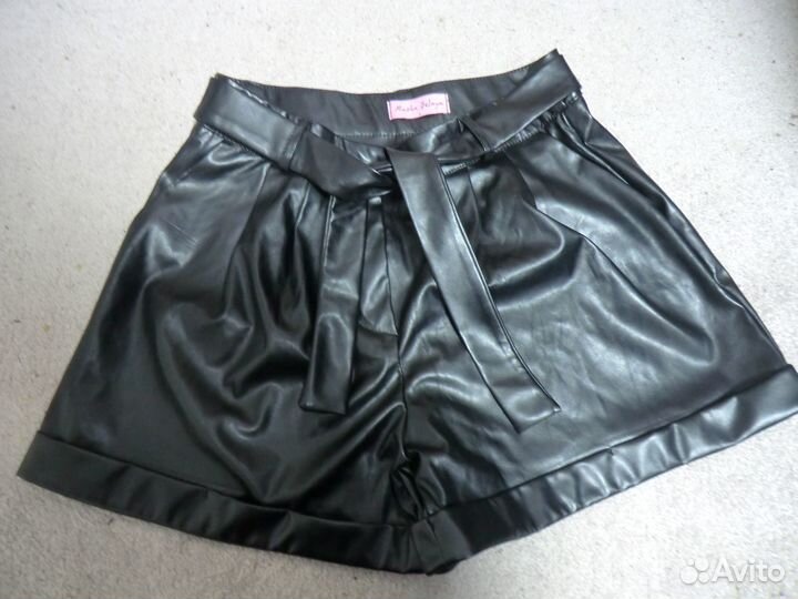 Шорты из экокожи 46-48 р-р с поясом