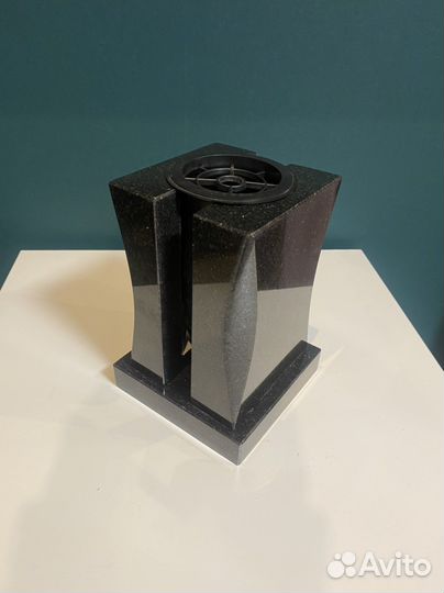 Вазы из гранита