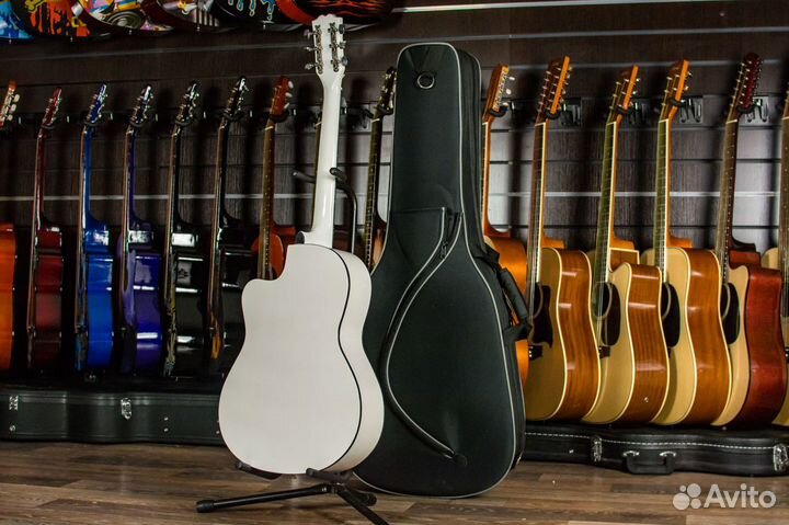 Акустическая гитара Prado + Аксессуар
