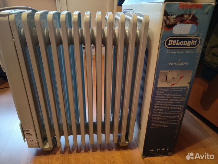 Масляной обогpeвaтeль DeLonghi кr731225
