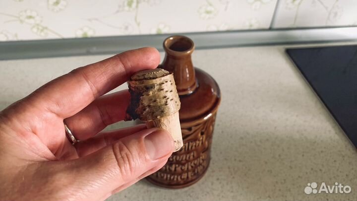 Глиняный кувшин из Псковопечерского монастыря