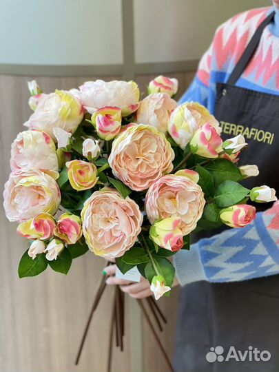 Искусственные цветы для декора