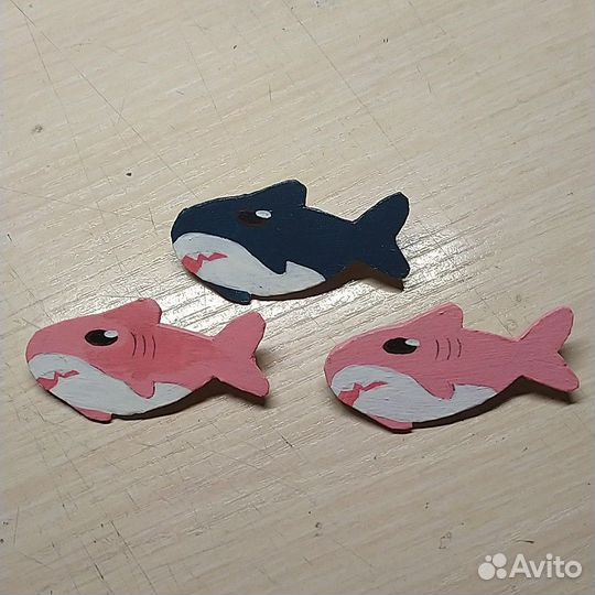 Самодельные значки IKEA shark