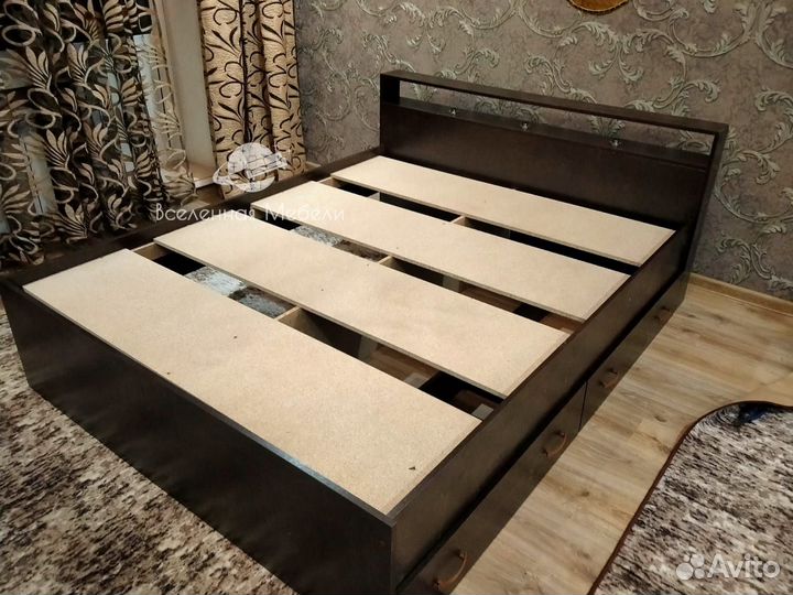 Кровать двуспальная