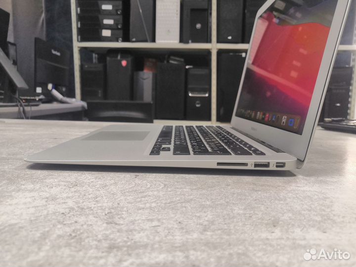 MacBook Air 2017 Intel core i5 В отличном состояни