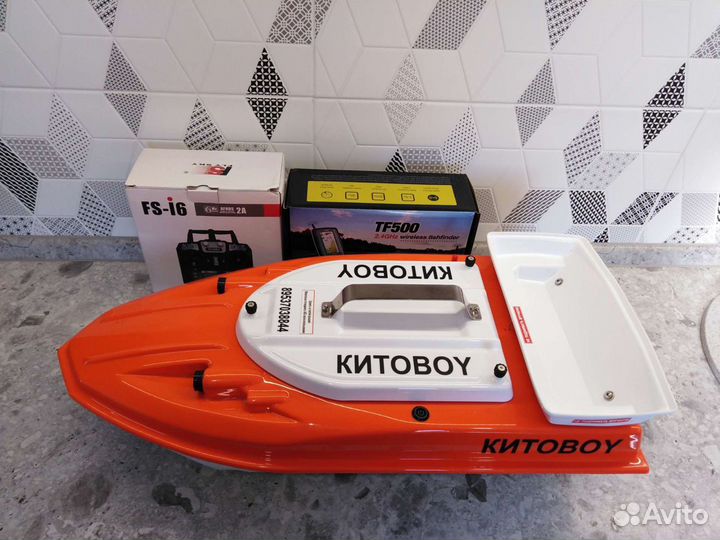 Карповый прикормочный кораблик