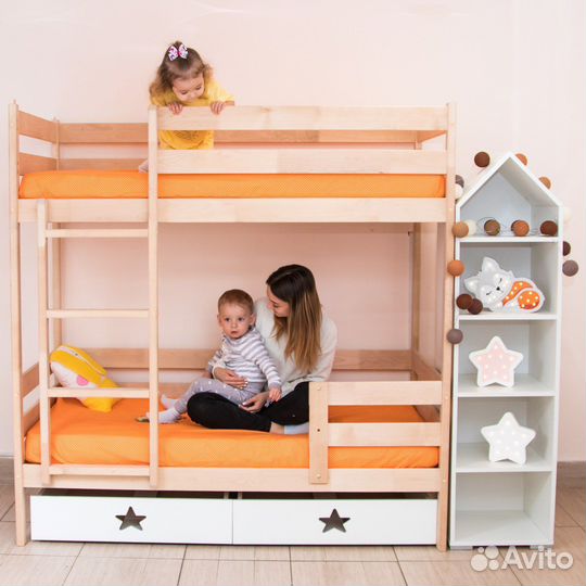 Кровать двухьярусная