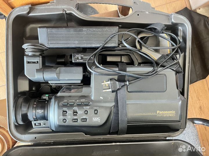 Видеокамера Panasonic M10