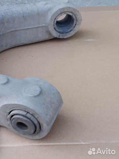 Задний левый нижний рычаг BMW X5, E70