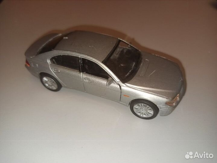 Машинки Welly