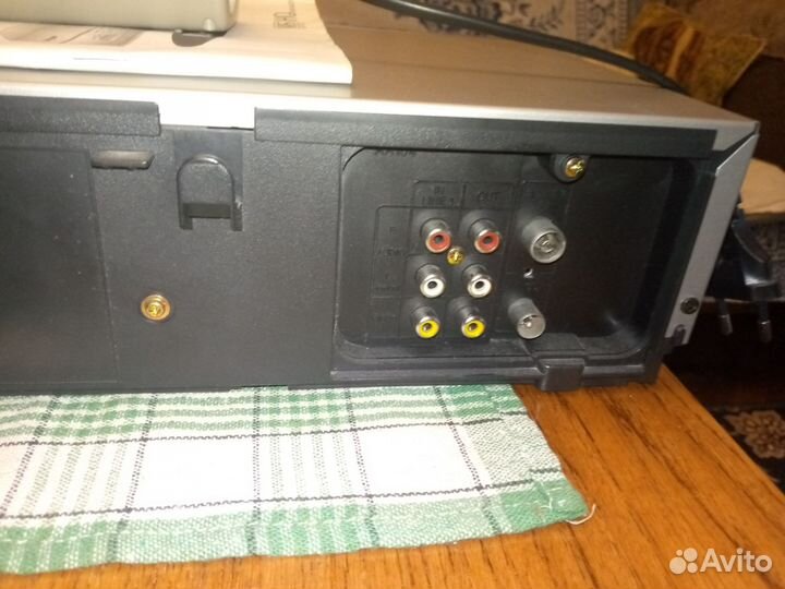 Видеомагнитофон sharp