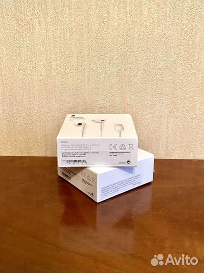 Проводные наушники Apple EarPods Lightning (новые)