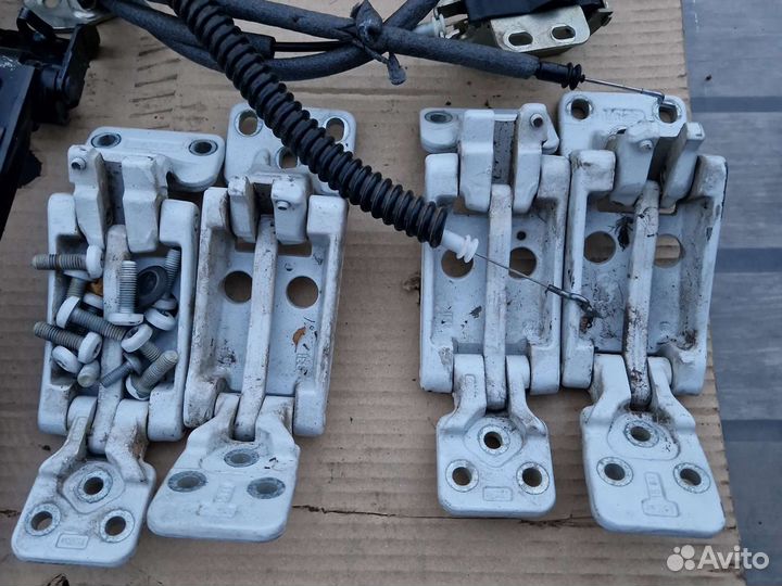 Запчасти дверей Mercedes Sprinter W906