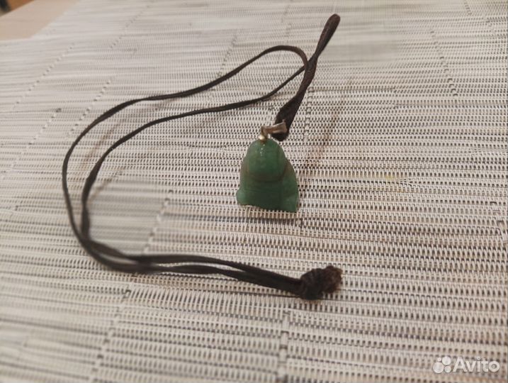 Натуральный зеленый нефри