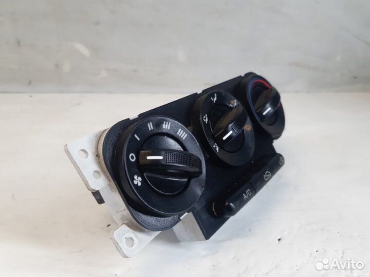 Блок управления климат-контролем Kia Spectra седан