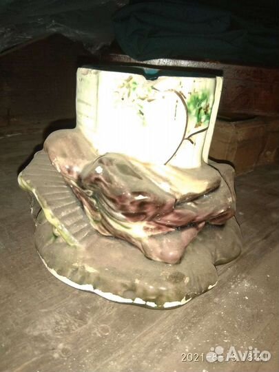 Старинная статуэтка шкатулка