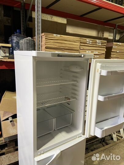 Холодильник Indesit