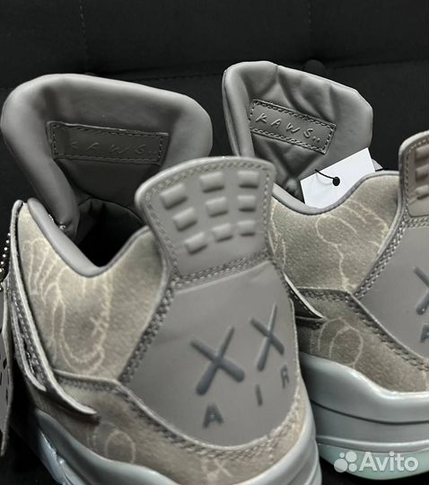 Яркие кроссовки Nike Kaws 41-43, только новые