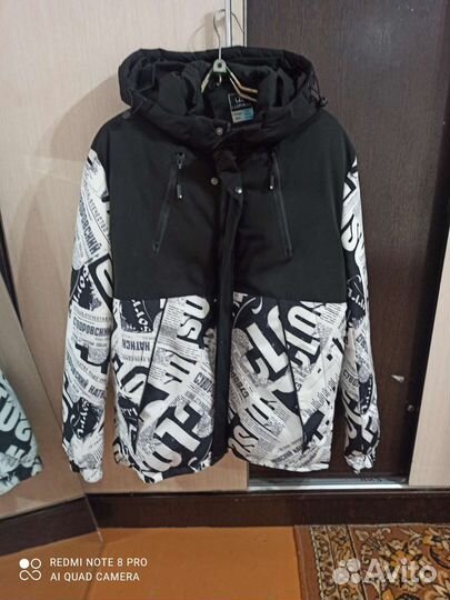 Куртка подростковая. Новая. Цена 2500