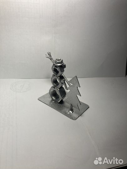 Снеговик праздничный