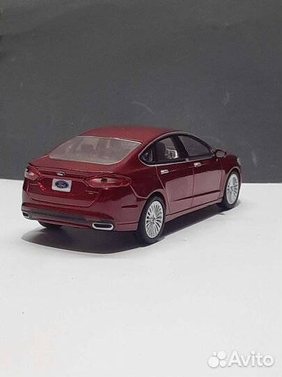Модель Ford Mondeo / Fusion 1:43 Greenlight