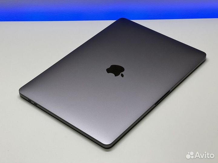 Топовый MacBook Pro 13 Core i7 / 16gb / 512gb