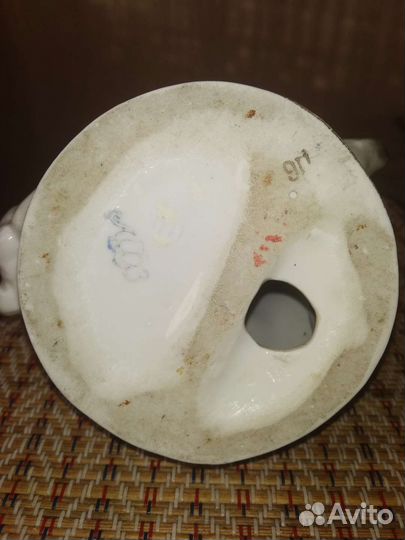 Зайцы и лев Статуэтка Фарфор СССР