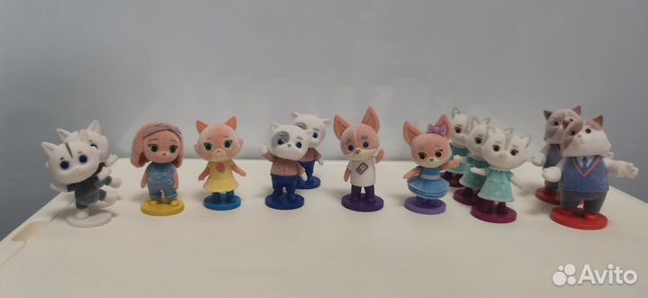 Автобус, школа, фигурки кошечки-собачки