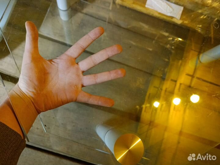 Стол стеклянный журнальный