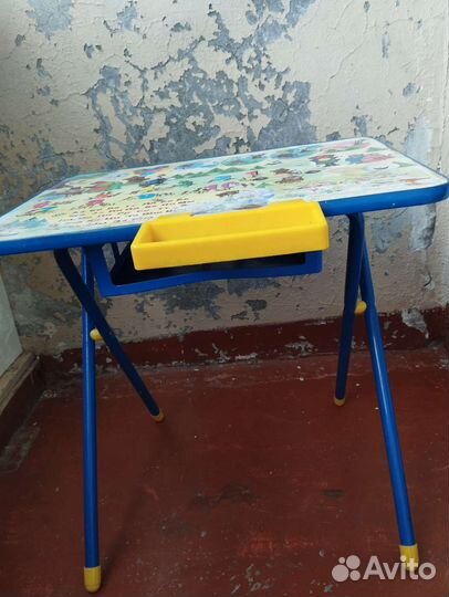 Детский столик