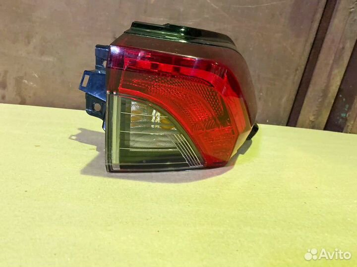 Фонарь задний правый Toyota RAV4 XA50 2018-2024