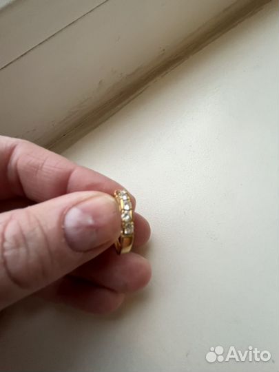 Золотое кольцо с бриллиантами дорожка