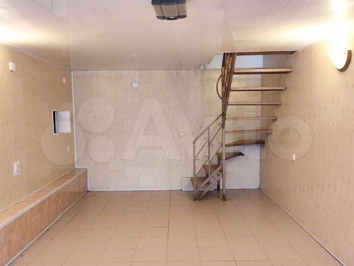 Гараж, > 30 м²